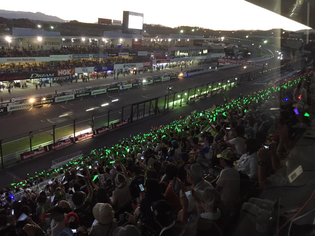 English8HOURS's tweet photo. Restarted! @BradleySmith38 completed 200 laps!!! He is still fast at night!!! #Suzuka8H http://t.co/uJUqeFgVom