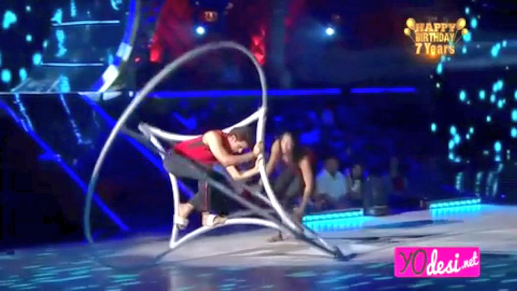 Miss_Floral's tweet photo. #JhalakReloaded "Motion Act" #superbconcept Amazing dances👏Enjoyed All the dances tonight😄👏captured some best moment👌 http://t.co/El0SfLdtxn