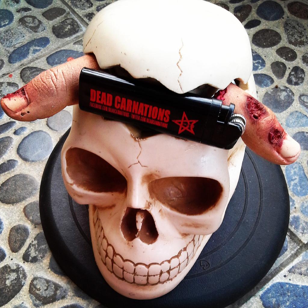 EVILMERCH's tweet photo. Order korek @DEADCARNATIONS sekarang bisa disini. Contact 08988356205 / 27c9a756. Lisensi by : PT Tokai indo http://t.co/pVA4HImtYb