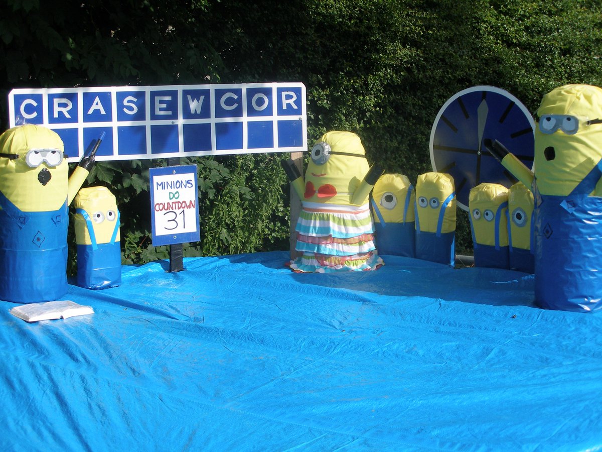 MustonScarecrow's tweet photo. Television programmes seem popular again. http://t.co/PYpD6XlrMV