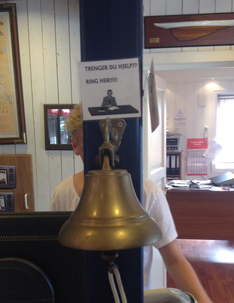 Robotbongo's tweet image. - Unnskyld, har dere aktiv dødshjelp?