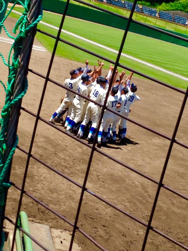 SouNkd's tweet photo. 夏権準優勝しました！
高、雪風、川口、れいじ、りゅうや本当にありがとう😁
応援に来てくださった方々ほんとにありがとうございました！
広島県のどこの高校よりも長い夏をみんなと過ごせて幸せでした！ありがとう！
みんなに感謝ですありがとう！ http://t.co/nUgewuEAM4