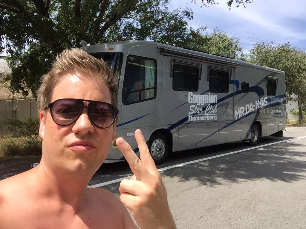 MrDaNos1's tweet photo. Unterwegs nach #España Heute wird @discoprive - Lloret de Mar gerockt! ✌🏼️
#lloretdemar #lloret2015 #mrdanos http://t.co/fw1K3Q5Mg8