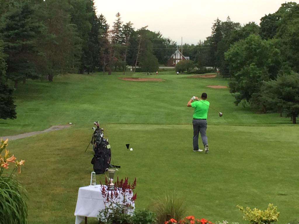 KenWoGC's tweet photo. @schofer8 bombs it off #1tee. Making a charge http://t.co/soffIuYii5