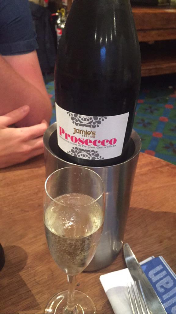 KatieR22's tweet photo. Happy early birthday to me! #WeekLongCelebrations #LastYearInMyTwentys http://t.co/EK9juqRvOb