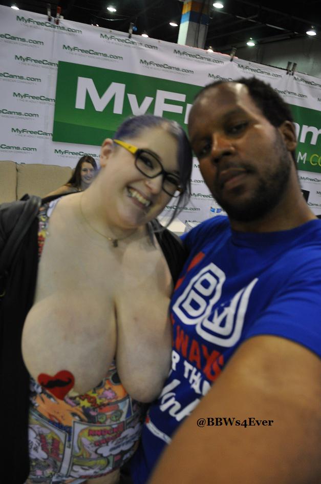 Sending out some L♥ve to @ToxicSirenBBW today. Good luck with your surgery today Hun*Hugs*
#SelfieSunday