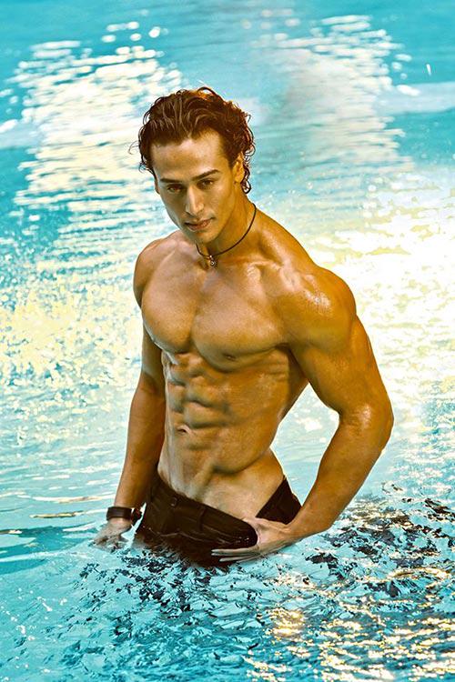farhadMMA's tweet photo. Congratulations #Vaagh @iTIGERSHROFF for winning the Fittest Icon (Male) title Awards 2015! http://t.co/T3l2rITV8T http://t.co/0SE9QEOLay
