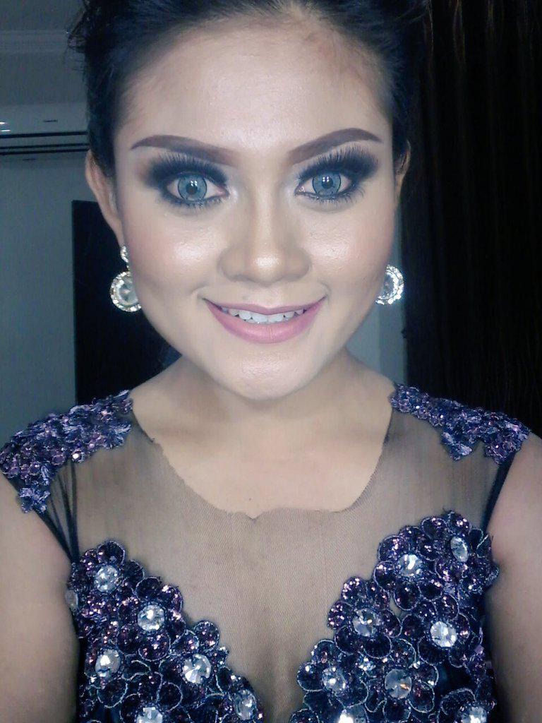 DA2_Ika's tweet photo. Perfom kota ke 4 Sragen Jawa Tengah. With Dangdut Academy2 @ComIKA_OFC @Nurrma_ @DanaMatesNangka @lovers_berlian http://t.co/Wg6zMLtPZF