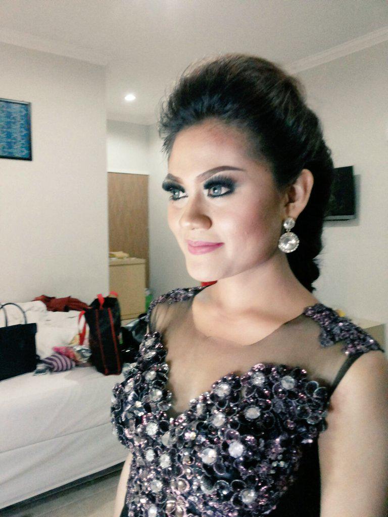 Perfom kota ke 4 Sragen Jawa Tengah. With Dangdut Academy2 <a href="/ComIKA_OFC/">ComIKA OFFICIAL</a> <a href="/Nurrma_/">Arifah Nurmayanti</a> <a href="/DanaMatesNangka/">DanaMates&NangkaLove</a> @lovers_berlian