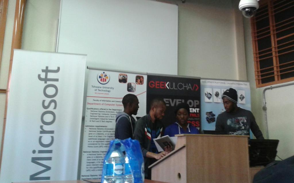 Bethubaby's tweet photo. The VIP team presenting....#TUTictHack @Geekulcha @TiyaniTee @4otune @mashphurutsi http://t.co/CnxlIVPBqT