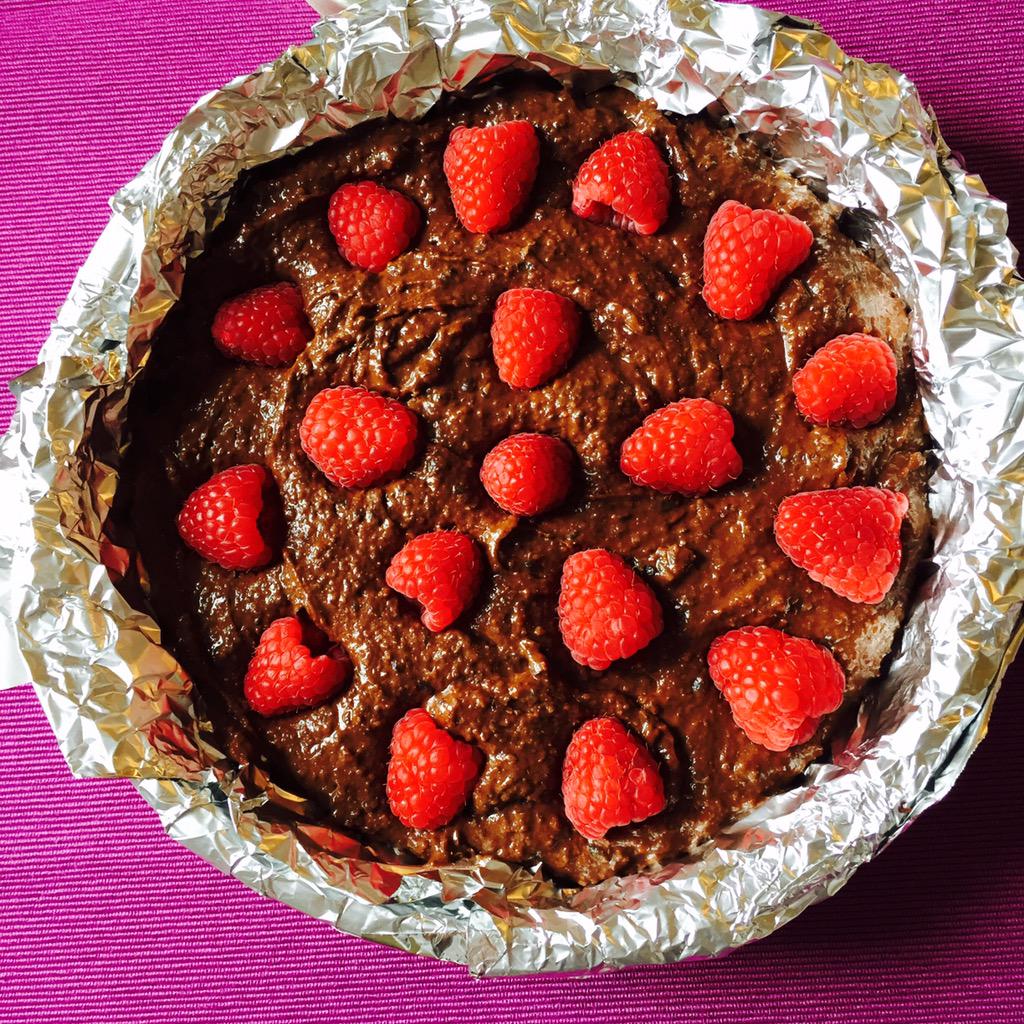 _SunitaPatel's tweet photo. Marking 8 weeks #lowcarb and #sugarfree by making a #blackbean #brownie Fingers crossed as I've missed cake the most! http://t.co/RCkNwRPTwH