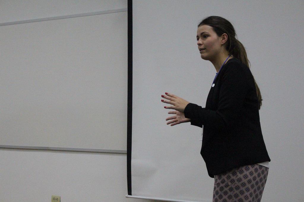 DebatesUFV's tweet photo. Hoy @YoliusL2D y @danidampi debaten en octavos del @cmude2015 tras clasificarse las 15 de 108 equipos, ¡mucho ánimo! http://t.co/zqf3dXYxvK