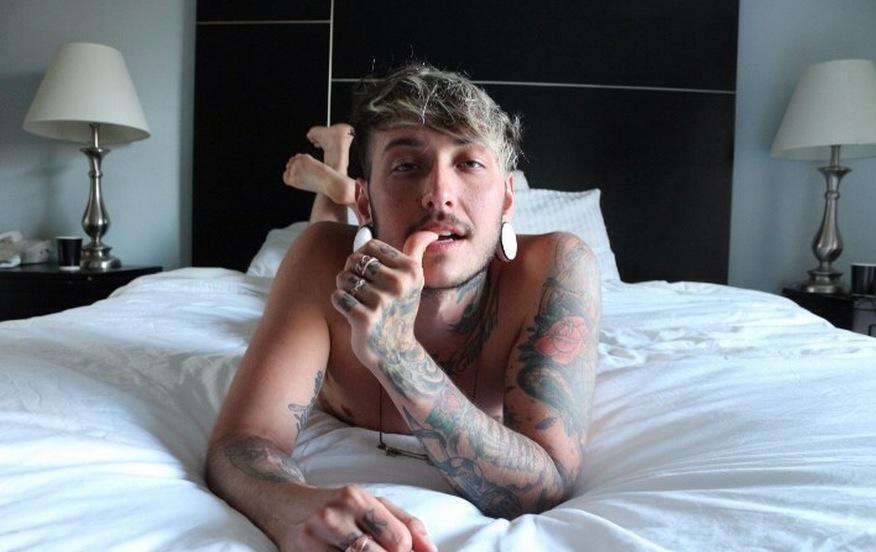 BuzzFeedLGBTQ's tweet photo. Meet The Tattooed Trans Male Escort Who’s Setting Hearts On Fire
http://t.co/CuWG4gO5cc http://t.co/OHGt1tHdDM