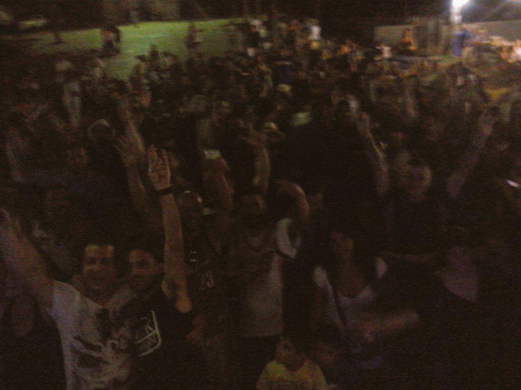avvlloreda's tweet photo. Gran èxit del 2 correbars. Gràcies als bars per col·laborar i al Clan Suricato per la seva marxa i ritme #FestaMajor http://t.co/SJ8kP1wlG4