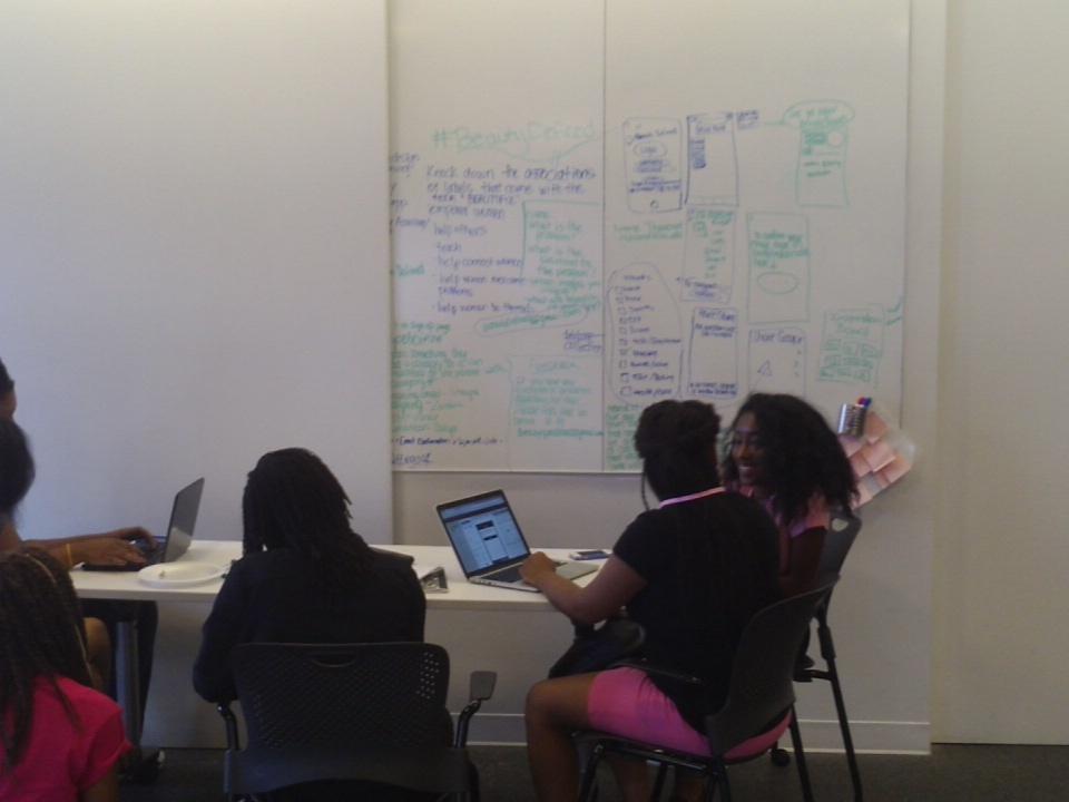 VolunteerBGCNYC's tweet photo. Hard at work. #futuretechdivas #BGChackathon #BCGprojecthumanity http://t.co/RhZguCS72P