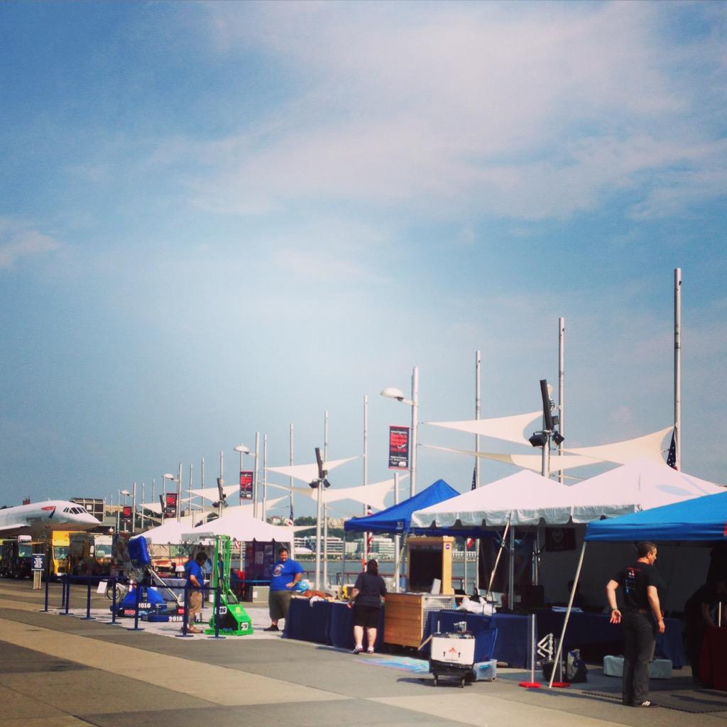 IntrepidMuseum's tweet image. Blue skies and a busy pier for our last day of #SpaceScienceFestival! Will you be here? #nyc