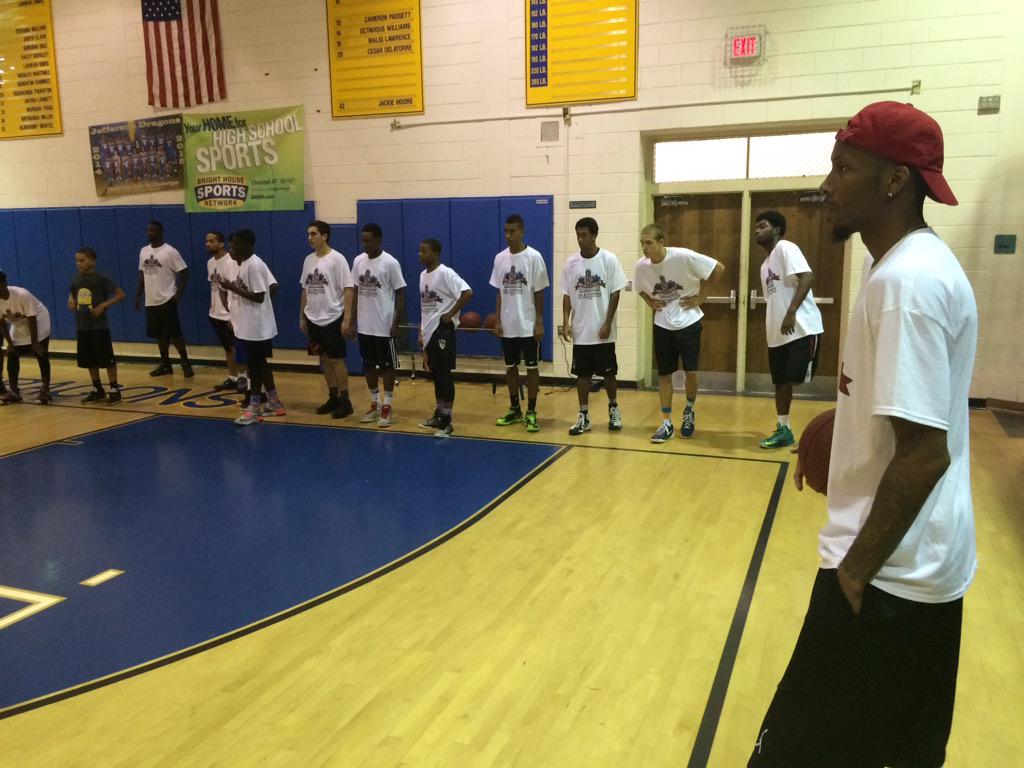 TheTKFoundation's tweet photo. Day 2 of the @TK_Kinsey annual basketball camp is underway @tampajhs #trainwithapro http://t.co/RE2JxK3qUr