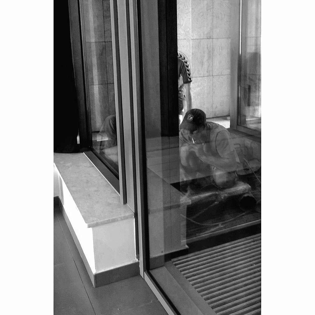 studiostawki's tweet image. #Teksty do modelek w stylu „jak Ci #gorąco, możesz się #rozebrać” od jutra odpadają. Pan Władek montuje #klimatyzację