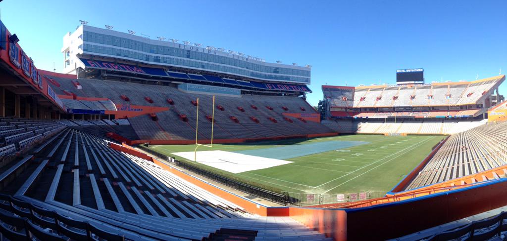 AlexaJordann's tweet photo. The most incredible campus #imissUF http://t.co/xbeuPU2d8v