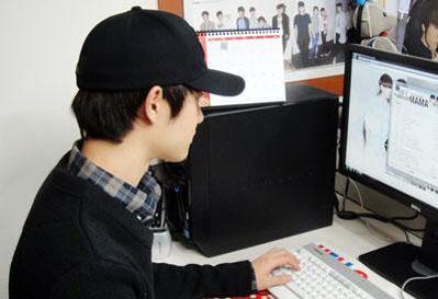 dyokyungja's tweet photo. New ship!
Kyungsoo ❤️ laptop/pc
#kyungtop #lapsoo #psoo #kyunglap http://t.co/FytVWJQs5k