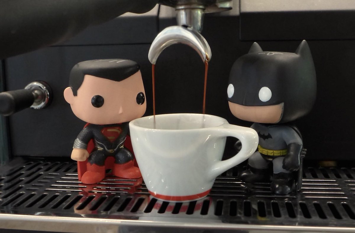 Sunday morning espresso @CAndCFeed   <a href="/LaMarzoccoHome/">La Marzocco Home</a> <a href="/stumptowncoffee/">Stumptown Coffee</a> #GS3 #hairbender #BvS