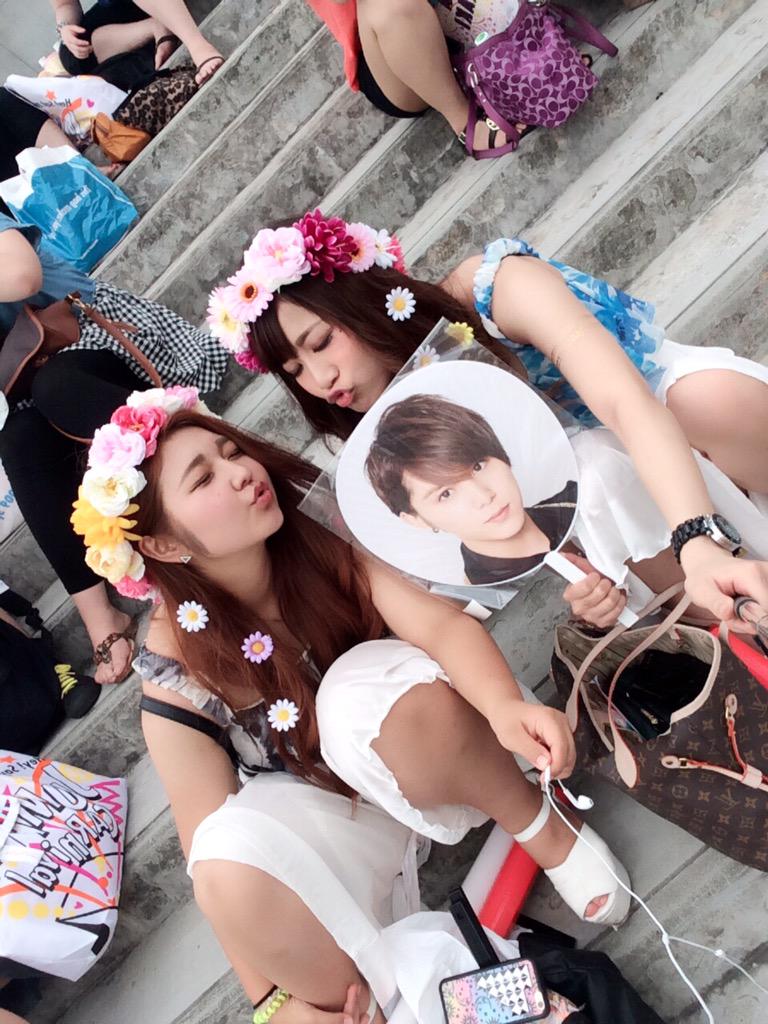 YmdYunkk's tweet photo. 仙台参戦♡07月25日
双子コーデで参戦しました٩(ˊᗜˋ*)و♡

#会場で見かけた人RT
#仲良くなりたいって人RT
#95年組RT
#横アリで逢いたい人RT
#拡散希望 http://t.co/4xywmZKN2d