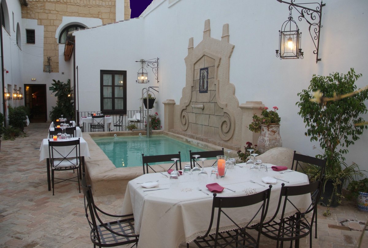 LaCasonadeCa1's tweet photo. ¡¡Haz una escapada romántica a La Casona de Calderón!!
Make a romantic getaway to La Casona de Calderon!! http://t.co/oEWtXoIJuY