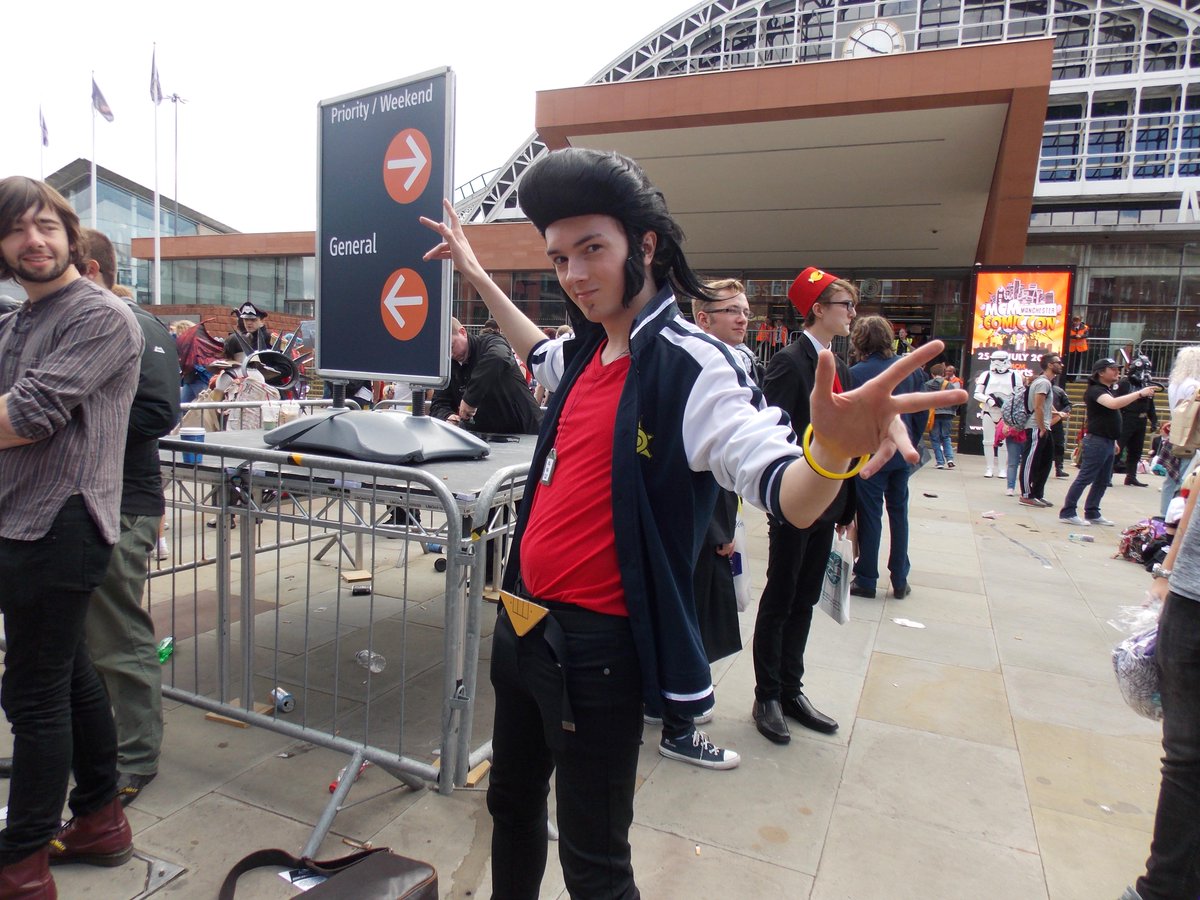 BradH094's tweet photo. #mcmmanchester #mcmcomiccon #manchestercomiccon http://t.co/vZPzySMPpO