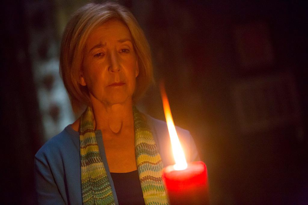 인시디어스3 봤는데 난 이 영매 할매 처음부터 얼굴보자마자 믿음이 갔다 왜냐면 존나 스네이프 같이 생겼기 때문이다. 모든 악마와 귀신들에게...