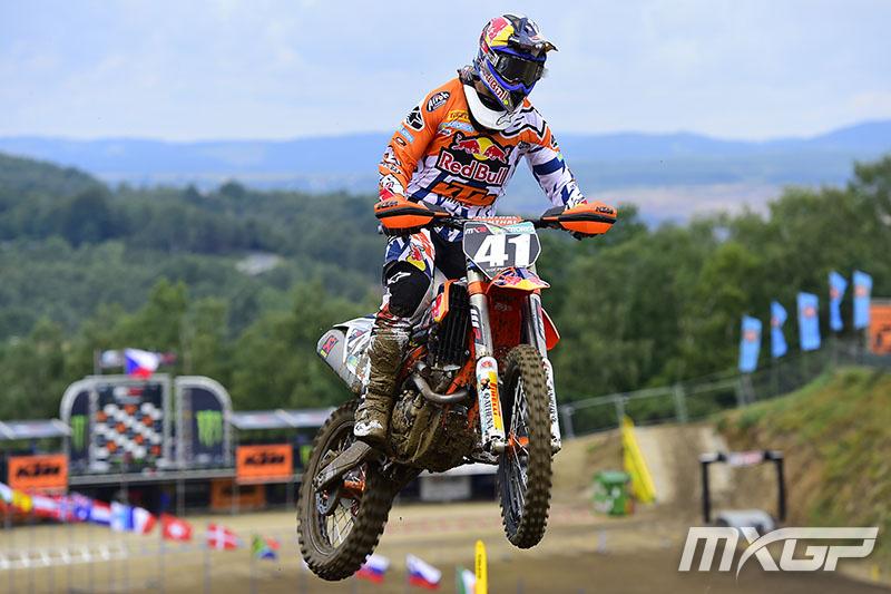 @PaulsJonas141 atkal pārsteidz ar otro vietu, Herlingsam sezona beigusies autoeuro.lv/zinas/motospor… @mxkomisija <a href="/KSergis/">Kristers Serģis</a>