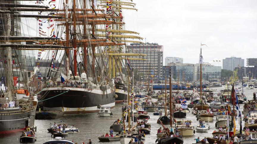 AMS_Cruise_Port's tweet image. Are you coming to Amsterdam on 19 August? Many, many ships do during the SAIL in. ow.ly/Q2Czf