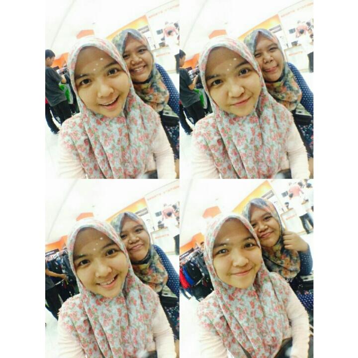 nurvibaity's tweet photo. With ma butet😂 @Lisha_AN http://t.co/O0sxDOyxRn