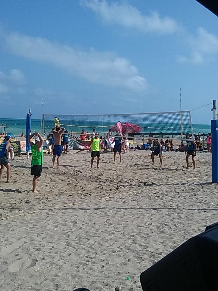LaRoomClub's tweet photo. Y seguimos una tarde más, en la playa. Ven a pasarlo genial con nosotros!
#4weekend #LaRoomClub http://t.co/3kPfm2hELt