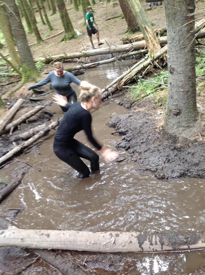 Dealdofe's tweet photo. Don't fall over! #francetrip #ramboramble http://t.co/2hXorl24Pe