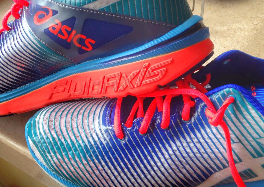 dominicmunnelly's tweet photo. Couldn't pass up these #asics I got in the #kildareoutlet super super light and really comfortable #running #fitfam http://t.co/uvvUh1LvOj