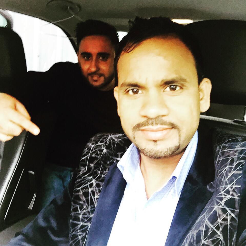 AngrejAli1's tweet image. Getting ready to go on stage for wedding performence with my bro&apos;s @amanhayer1  #RaviUppal