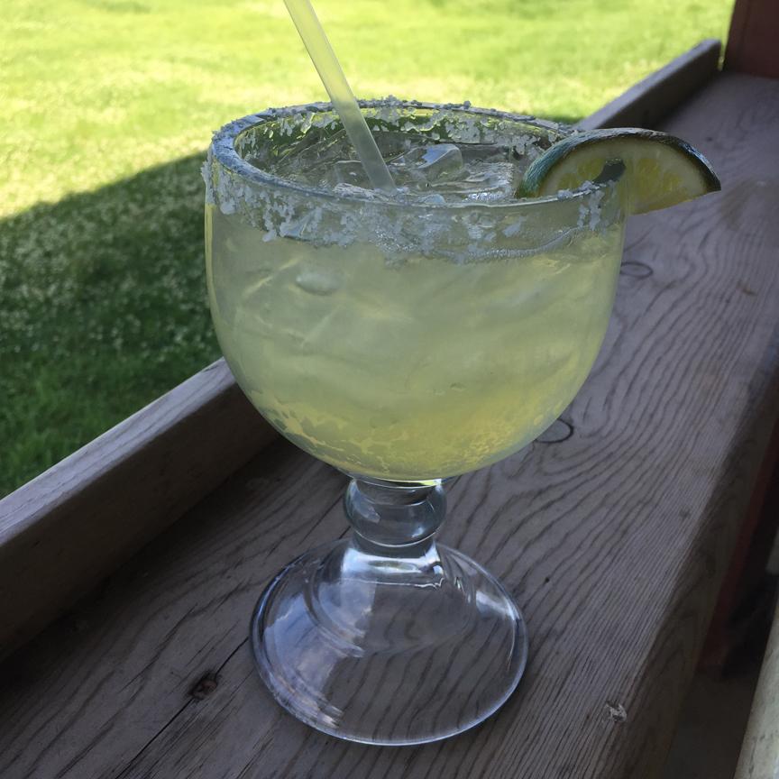 Bullfrogs_Bar's tweet photo. You know you want one... 🍹 #MargaritaTime http://t.co/hnpUpQqSjZ