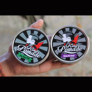 AdamNovri's tweet photo. Ngapain jauh jauh kebandung. Disini kita rstock King pomade kok. Hihi. Mention aja yg minat :) http://t.co/QjMs19B8VD
