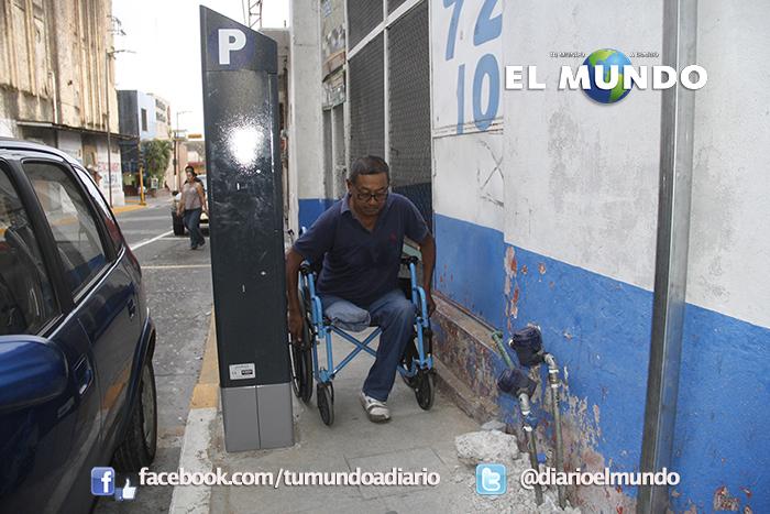 TuMundoADiario's tweet photo. Afectan #parquímetros a discapacitados. #Cordobaver http://t.co/afBFod9rp1 http://t.co/LvOVsJrtLE