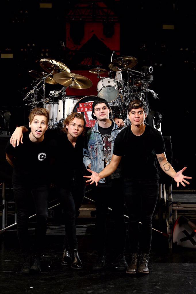 5SOS_Daily's tweet photo. WE ARE IN. 3RD PLACE GUYSS!!! LETS KEEP UP THE VOTING #MTVHottest 5SOS http://t.co/PrGRl9SVfz
