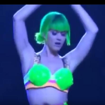 martinaperry7's tweet photo. #MTVHottest Katy Perry http://t.co/ryX2X72iRI