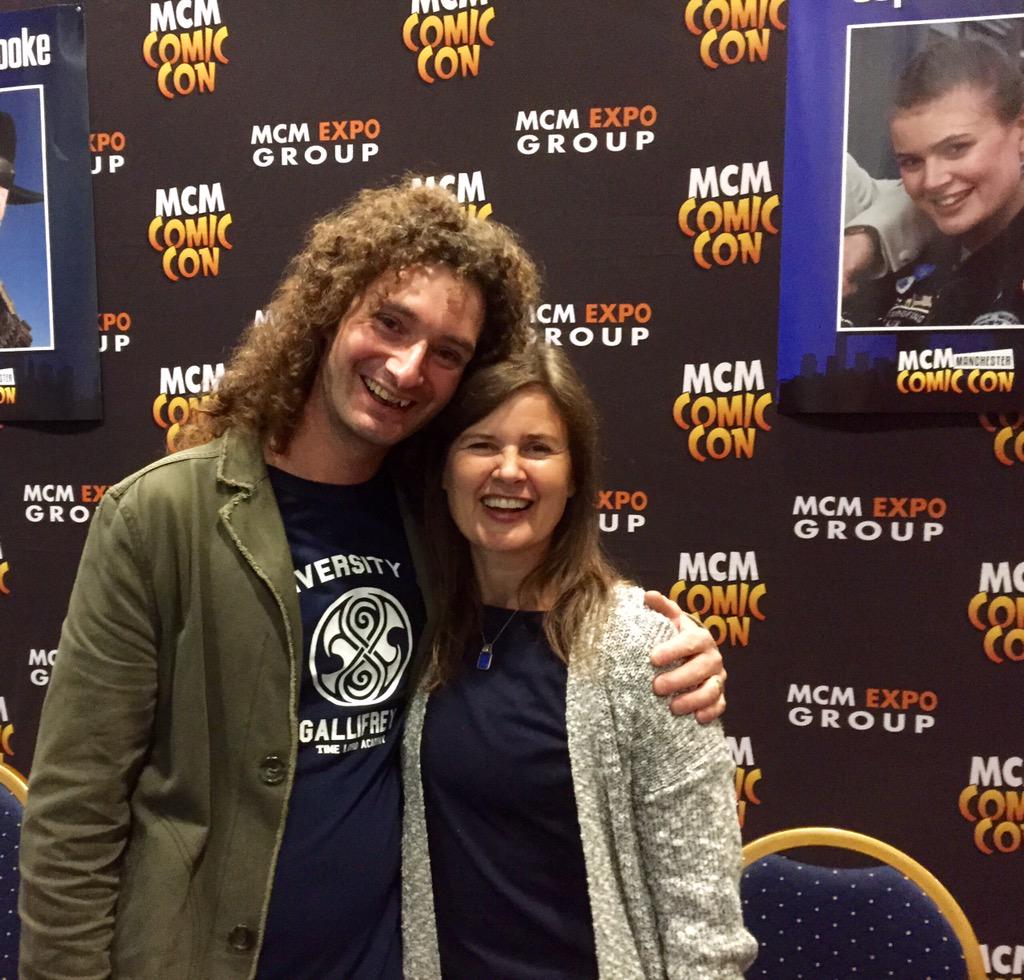 TonyHoggy's tweet photo. @sophie_aldred Great meeting you this afternoon in Manchester.
Our guitarist is envious!
He missed out! http://t.co/Z6hFTpxQ74