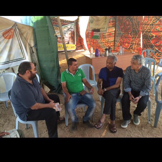 #Caetano, #Gil e #YehudaShaul, da ONG #BreakingTheSilence, encontram com #NasserMawaje em...fb.me/2ba34JzRY