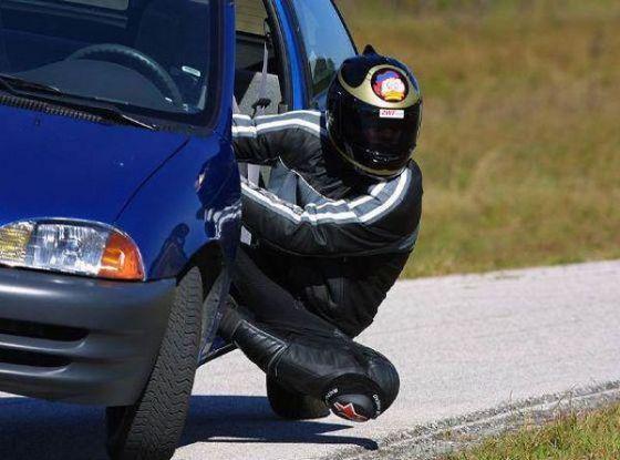 ukbikestuff's tweet photo. Driving: Youre doing it right! http://t.co/fwJOCyE9DH