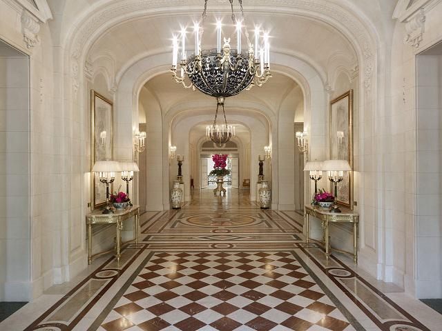 Elegant hallway 2024