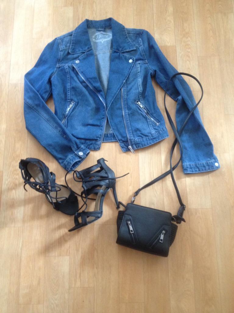 BeauteeBranchee's tweet photo. Mes nouveaux achats Jennyfer @Brand_Jennyfer #shoesaddict #minisac #perfecto #jean's #jennyfer #urban #chic #girl http://t.co/zZHRLMbxnE