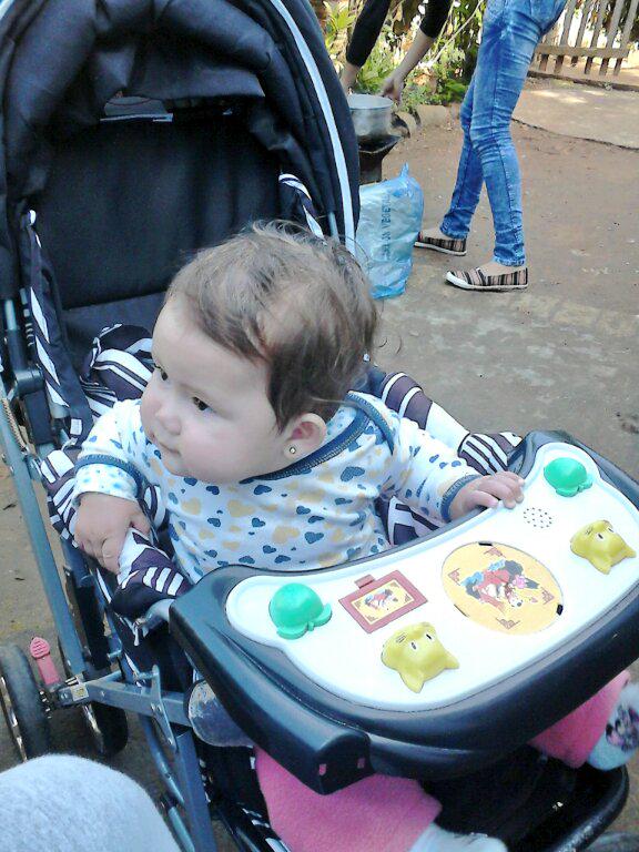 CecyGomez94's tweet photo. Amor #pequeña http://t.co/zYI9Bnzzta