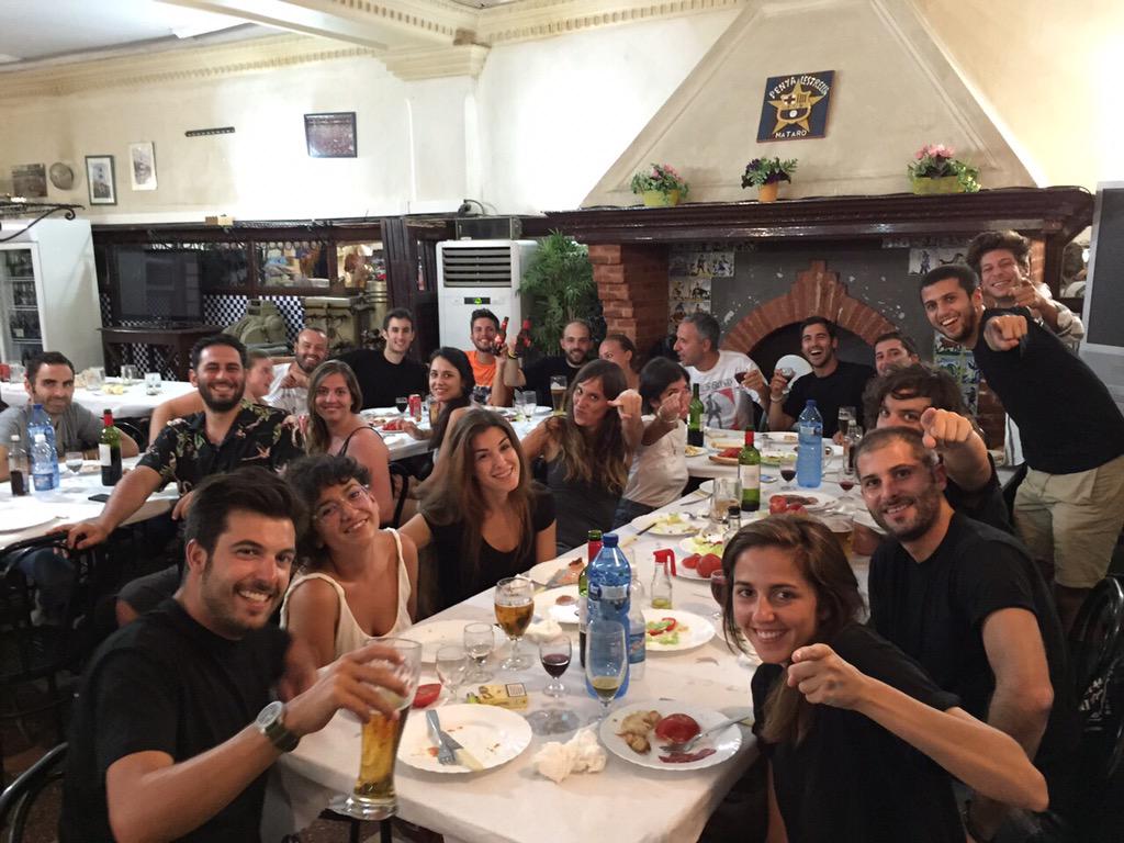 SalaPrivat's tweet photo. #jovaigserprivat #peticionstwitter

Avui fem la festa de despedida que us debem! Us esperem a la Pl.Santa Anna! http://t.co/4zQ5wvnwwp