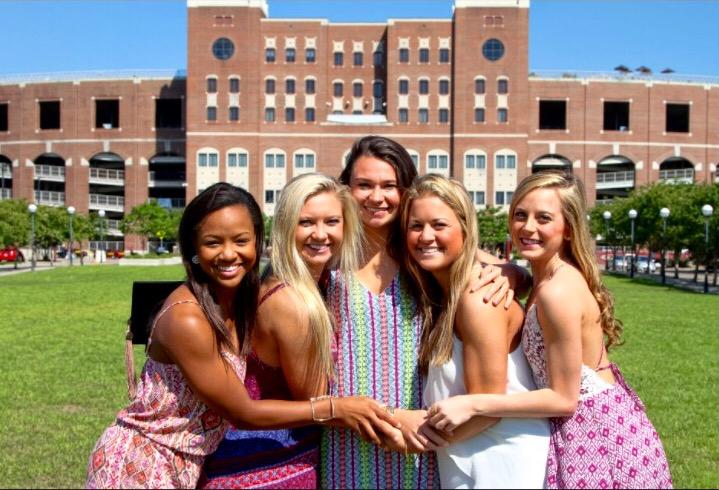 lindsblackwell's tweet photo. Missing this with my favorite girls ❤️💛 #jaimecomeback http://t.co/jSTuj8IXXM