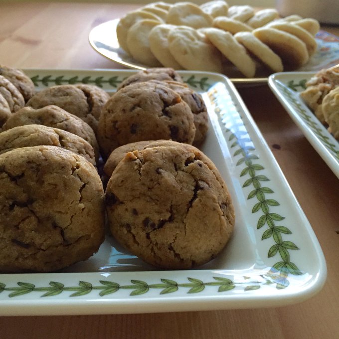 I made cookies for faceholes.  Here's the recipe for Dark Chocolate Peanut Butter cookies: http://t.co/rEcLPJq4rJ<a href="/tag/mvsales"class="tags"><span>#mvsales</span></a>